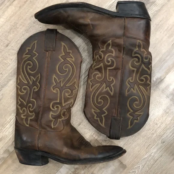 Justin Buck in Brown Boots - Picture 5 of 12